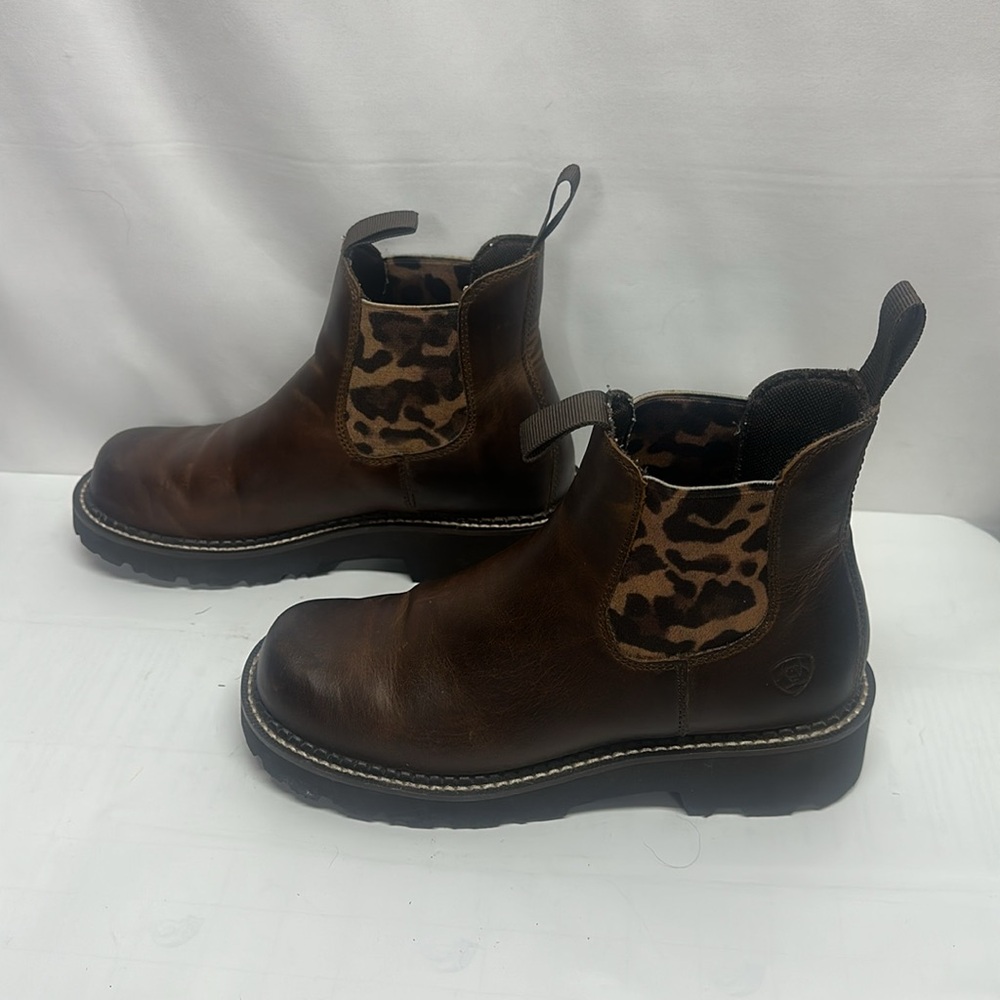 Ariat Brown with Leopard Print Chelsea Boots - Women’s Size 6.5B - Picture 2 of 8